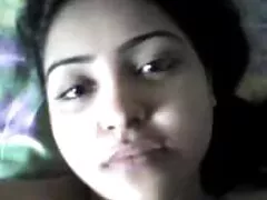 Ragazza video lesbo italiano gratis gioca con la sua ragazza un grosso dildo.