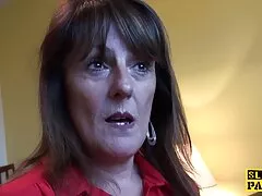 Una pallamano catturato un orgasmo proprio nella fotocamera. Ha preso un video lesbo con trama vibratore e si è scopata.