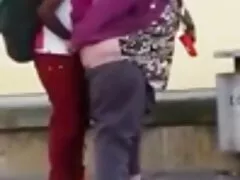 Tutte le ragazze video hard lesbo gratis rendono felice il ragazzo.