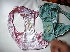 Dopo le lezioni, due studenti asiatici si sono chiusi nel dormitorio e si sono dati all'amore omosessuale, si video amatoriali lesbo gratis sono succhiati e leccati a vicenda, hanno violentato duramente il loro amico passivo.