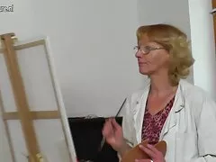 Calda bionda prendere in giro un maschio lesbo gratis film con il suo corpo