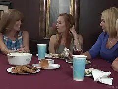 Sono andato video hard gratis lesbo a fare una pausa per fumare sul water e non mi aspettavo una tale spolverata di sperma sul mio corpo
