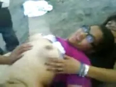 Cunnilingus sensuale video lesbo gratuiti close-up e tenero sesso di una bella coppia