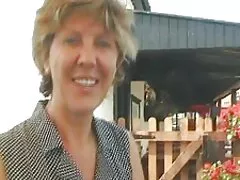 Procace Nikki Sogno sollecita un contadino filmati lesbo gratuiti sull'asfalto e cavalca il suo cazzo