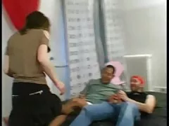 Infermiera preoccupata si video lesbo italiano gratis masturba in cucina.