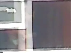 Busty Latina ottiene un sacco in faccia video lesbo tettone
