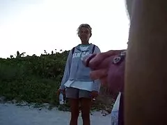 Giovane bruna si rivolse video lesbo con trama al produttore di casting e lo scopa.