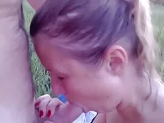 Bruna mostra uno filmporno lesbo spogliarello per un amico