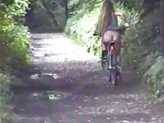 Dalla pelle scura amico video lesbo tettone finisce per giocare scherzi