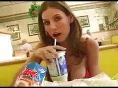 Nero video lesbo tettone gay uomini avendo divertimento su un nero divano