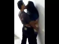 Maturo video porno di lesbo cagna bites lei capezzoli fanculo